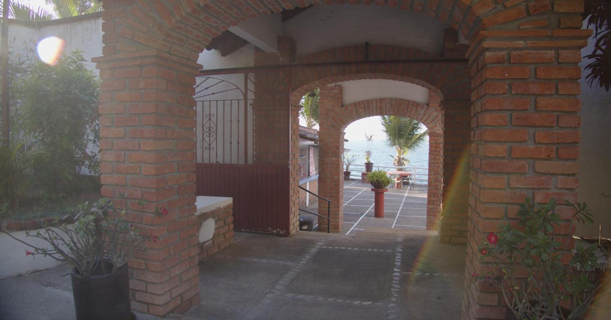 Traditional Sierra Leon Oceanfront Rooms - Adults Only Puerto Vallarta Zewnętrze zdjęcie